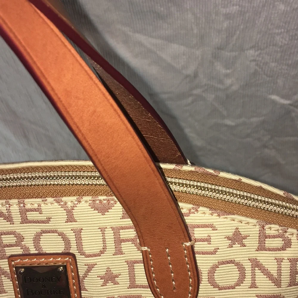 VINTAGE Dooney & Bourke “Hearts and Stars” Jacquard Satchel Handbag NWOT⭐️